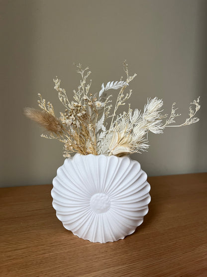 Vaasje bloem wit
