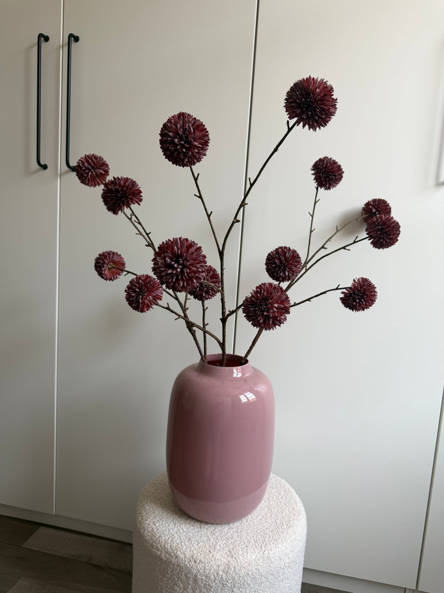 Pompom tak bordeaux